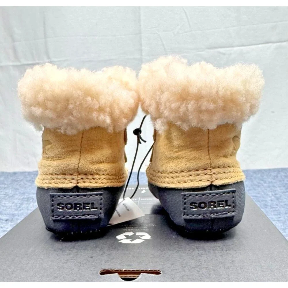 Sorel. Caribootie Infant Booties, Size 2 (0-6 months), Curry/Black, New in Box